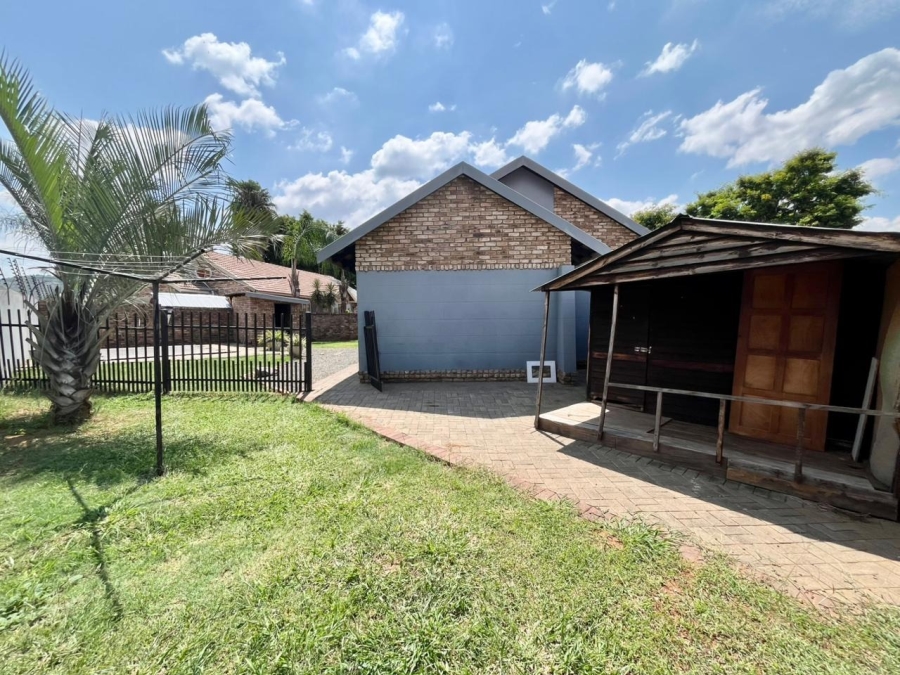 4 Bedroom Property for Sale in Waterval East North West